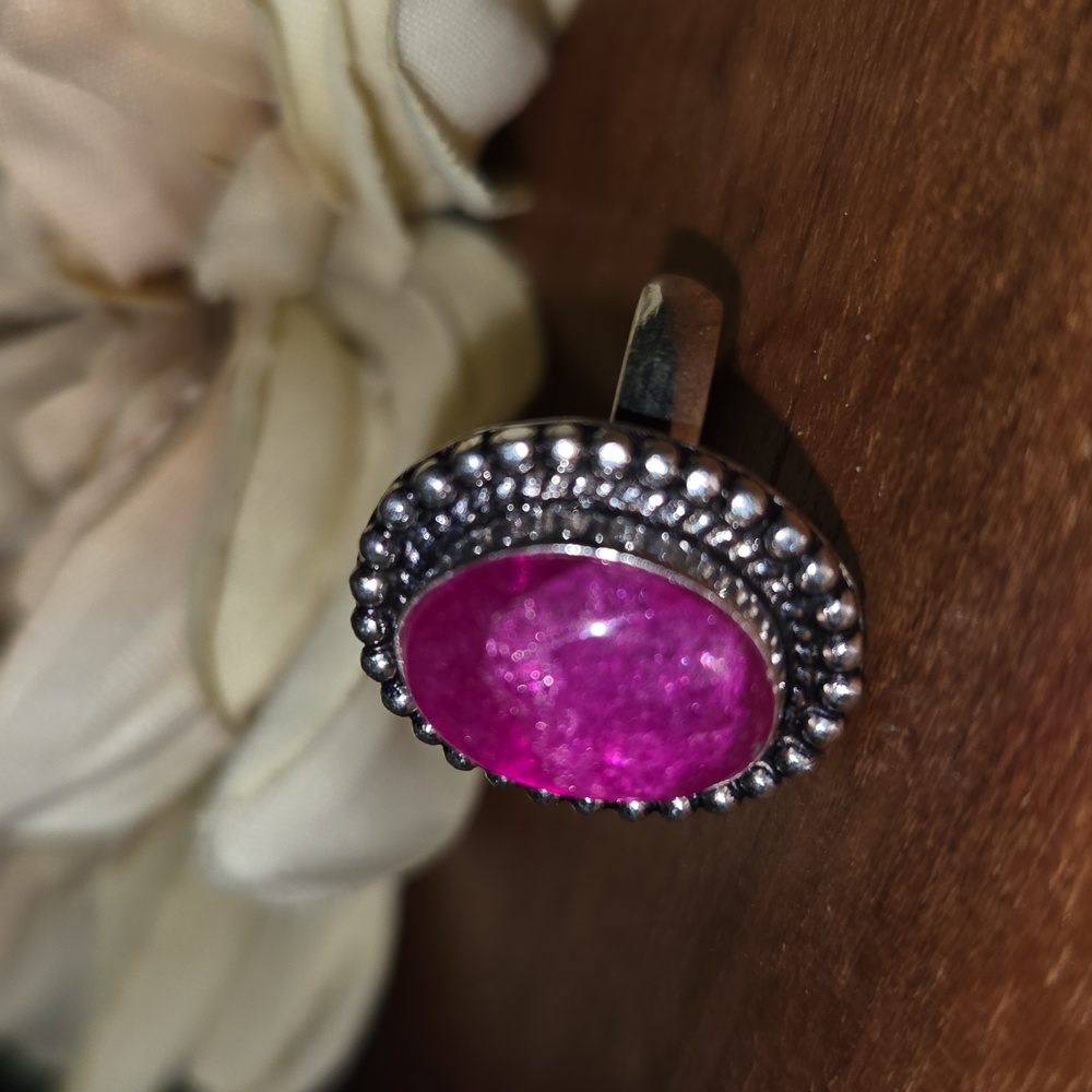 Dyed Pink Agate Ring Silver Plated Size 6¼ NEW - Picture 2 of 3